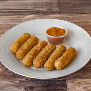 Mozzarella Sticks (6 pc)
